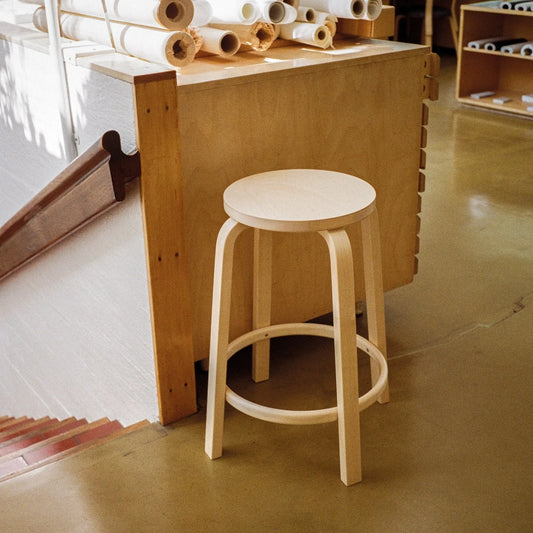S64 Stool 64, 25 5/8'', unassembled