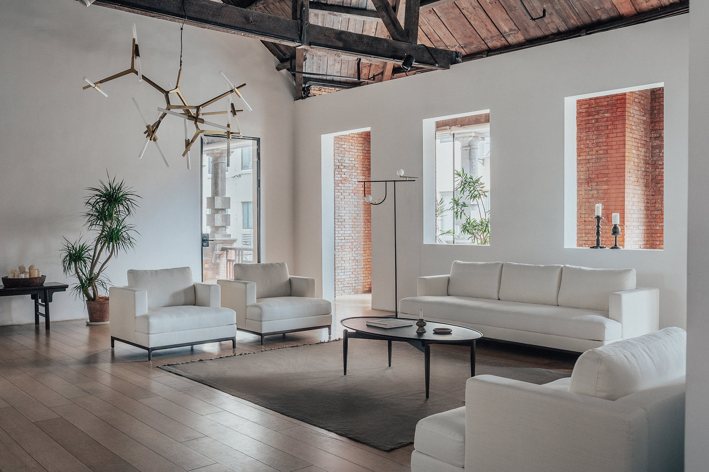 Qi Sofa One-Seater